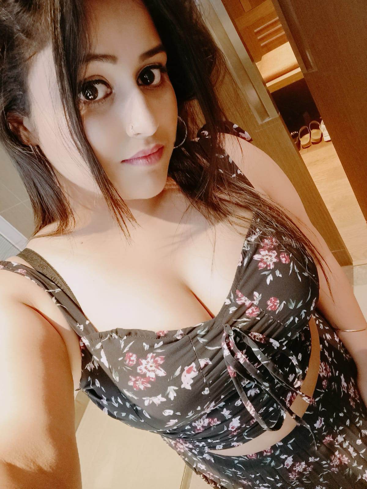 (( 9899~85~6670)) Call Girls in Faridabad Best Low Rate